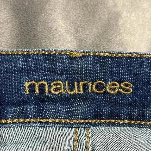 🍁 Maurice’s Dark Wash Flare Jeans - Picture 2 of 5